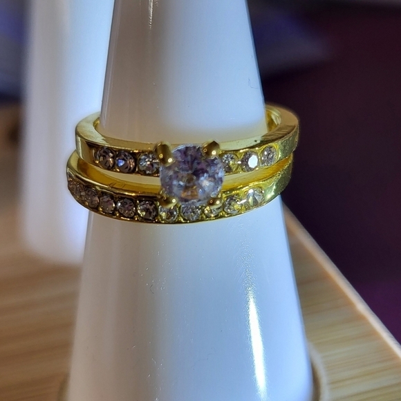 New Cubic Zirconia Ring Set Size 9 - Picture 6 of 6